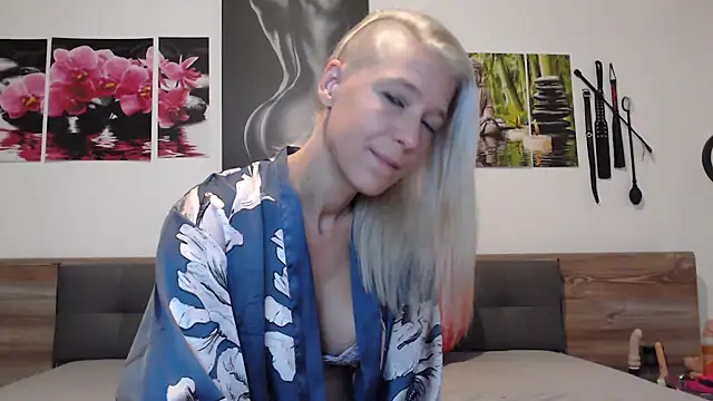 Naschkatze01 online show from September 21, 5:39 am