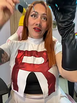 Luna Paris  online show from October 30, 8:32 pm