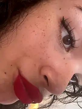 Snapshot of GiaFaaris chatting on September 12, 4:47 pm GiaFaaris online show from September 12, 4:47 pm