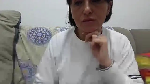 -Mia-   online show from December 16, 7:20 pm