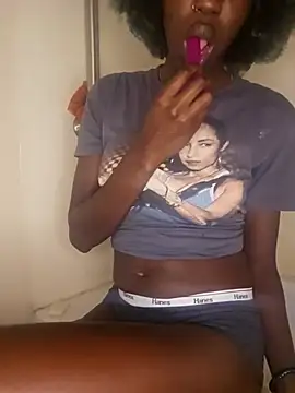 Snapshot of oliviaprettypussy chatting on October 1, 7:19 pm oliviaprettypussy online show from October 1, 7:19 pm
