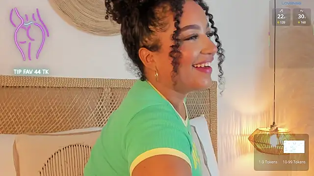 Snapshot of cloe_25 chatting on September 25, 2:43 am cloe 25 online show from September 25, 2:43 am