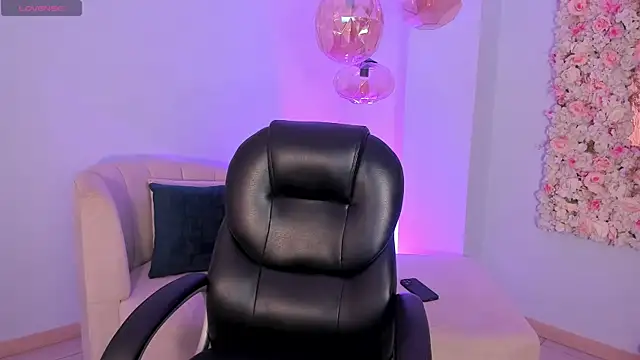 LexieWayne online show from September 29, 6:24 pm