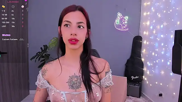 Snapshot of labrika_ chatting on September 17, 3:43 pm labrika  online show from September 17, 3:43 pm