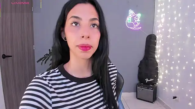 Snapshot of labrika_ chatting on October 24, 8:49 pm labrika  online show from October 24, 8:49 pm