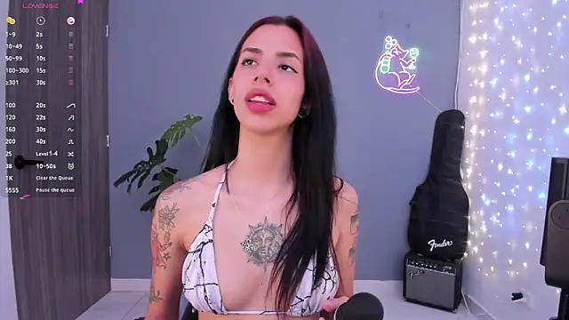 Snapshot of labrika_ chatting on September 26, 4:26 pm labrika  online show from September 26, 4:26 pm