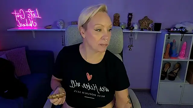 JaninaSecrets  online show from November 20, 8:21 pm