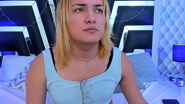 Snapshot of katya_kozlov chatting on September 12, 5:41 am katya kozlov online show from September 12, 5:41 am