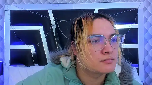 Snapshot of katya_kozlov chatting on September 20, 5:28 am katya kozlov online show from September 20, 5:28 am