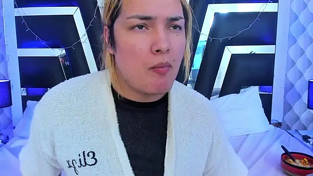 Snapshot of katya_kozlov chatting on September 13, 5:48 am katya kozlov online show from September 13, 5:48 am