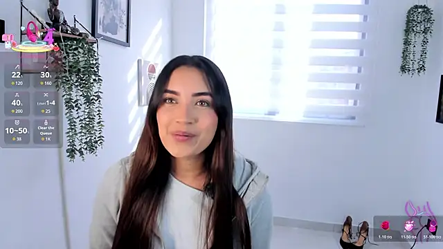 aisha es online show from May 18, 9:10 pm