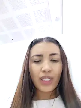 Snapshot of aisha_es chatting on September 21, 9:57 pm aisha es online show from September 21, 9:57 pm