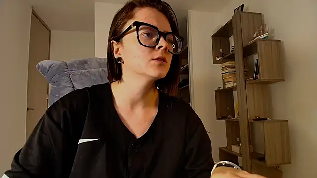 Arya starrk online show from October 6, 2:34 pm