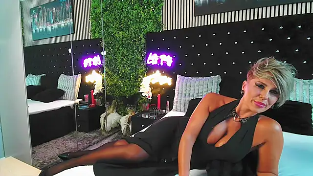 InannaStar online show from September 28, 10:42 am