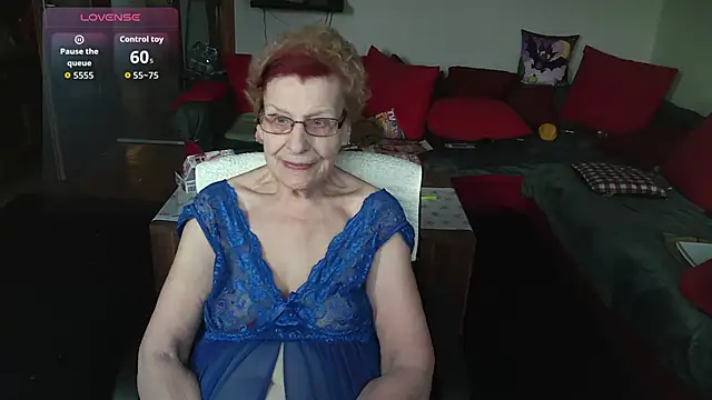 HeisseomaOriginal online show from December 21, 8:18 am