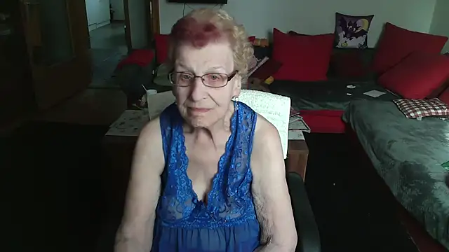 HeisseomaOriginal online show from April 28, 7:12 am