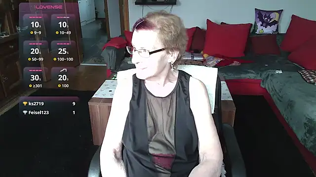 HeisseomaOriginal online show from March 15, 8:16 am