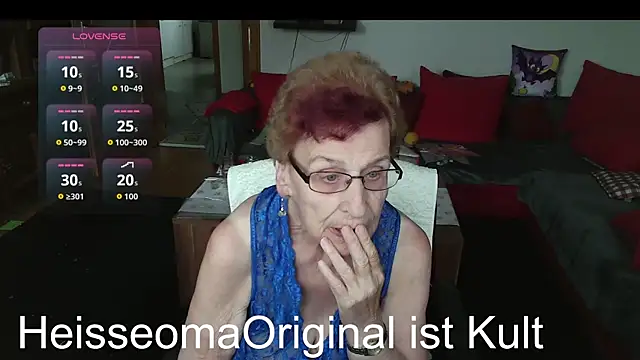 HeisseomaOriginal online show from June 15, 7:19 am