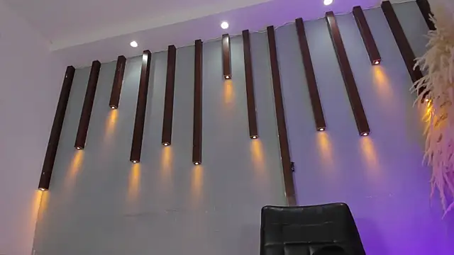 Sophia Cameron online show from November 15, 9:05 pm