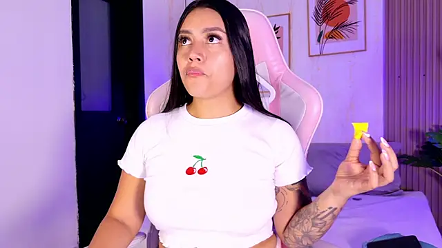 CameronCollins  online show from February 25, 7:45 pm