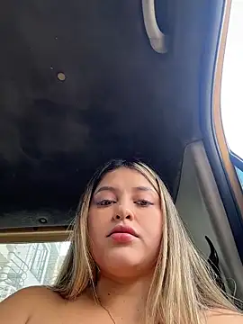 lunablossom  online show from March 1, 8:19 pm