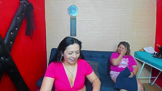 Snapshot of lesbiancuple chatting on September 17, 11:36 pm lesbiancuple online show from September 17, 11:36 pm