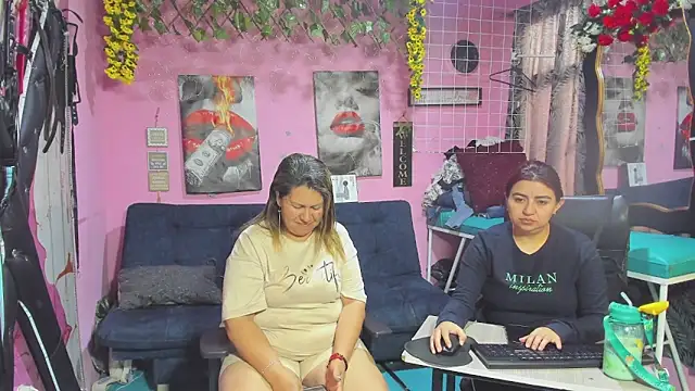 lesbiancuple online show from May 28, 12:25 pm