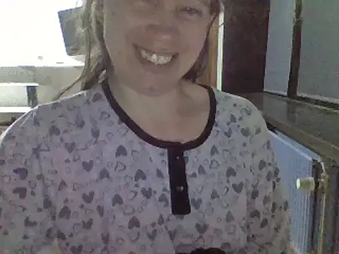 Snapshot of Lina_Belge chatting on October 4, 10:25 pm Lina Belge online show from October 4, 10:25 pm