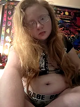 UpSetRedHead0018 online show from November 19, 9:37 pm