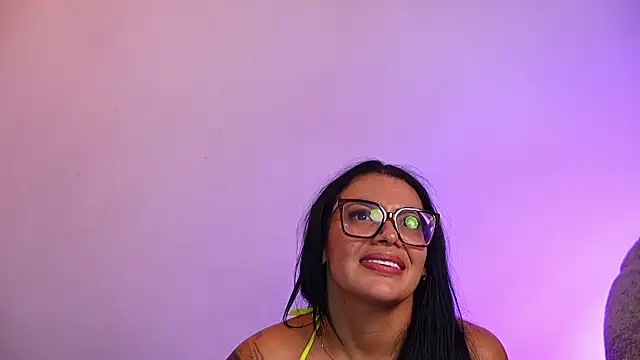 anyiled hot online show from June 3, 2:23 am