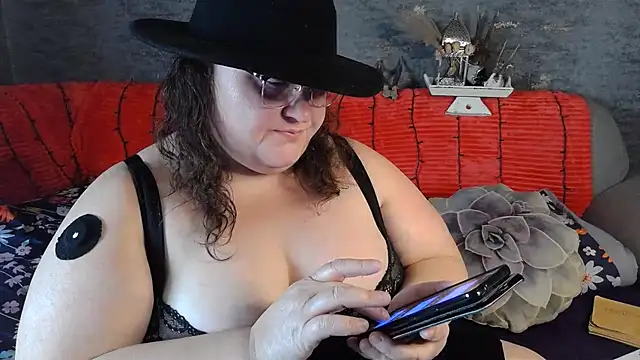 ThickBones online show from October 29, 12:31 pm