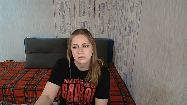 Pilly green  online show from February 15, 7:51 am