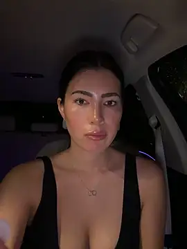 clairewntr online show from April 3, 7:34 pm