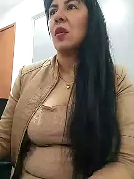 Snapshot of aisha_latina chatting on September 10, 3:23 pm aisha latina online show from September 10, 3:23 pm