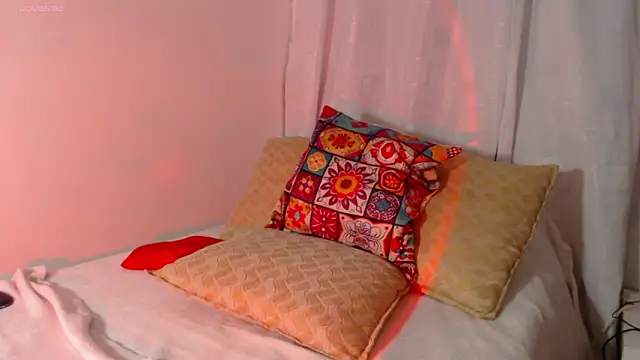 karlablue  online show from October 9, 12:26 am