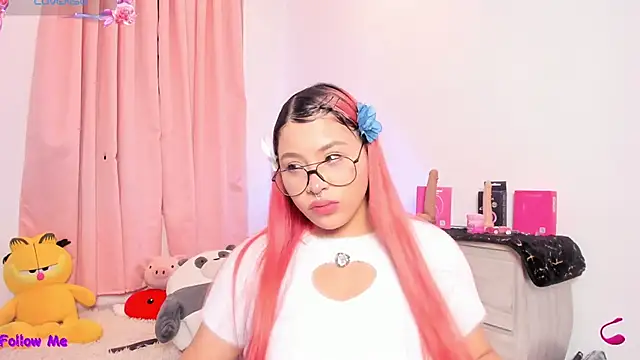 SophieRossi online show from February 22, 6:58 am