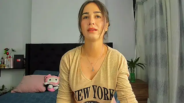 AndreaStivens online show from October 5, 11:37 am