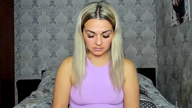 NicoletMoore online show from November 3, 8:24 pm