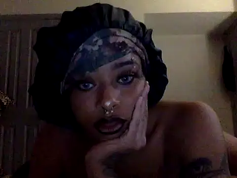 CutieFrmthehood online show from June 5, 11:22 pm