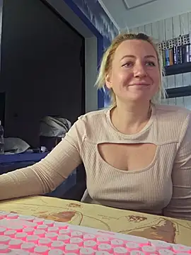 Marushka online show from October 9, 2:10 pm