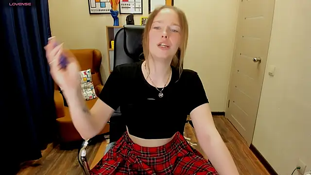  fiona Love online show from May 4, 8:34 pm