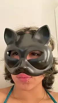 Snapshot of nenalayla chatting on October 28, 1:39 pm nenalayla online show from October 28, 1:39 pm