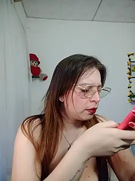 lorenitabella online show from May 27, 8:44 am