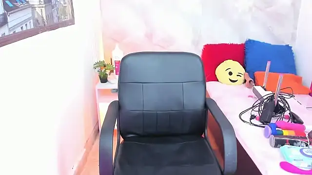 Lunastar02 online show from March 19, 1:48 pm