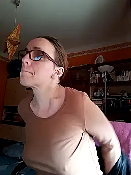 Dettybitch40 online show from October 22, 11:48 am