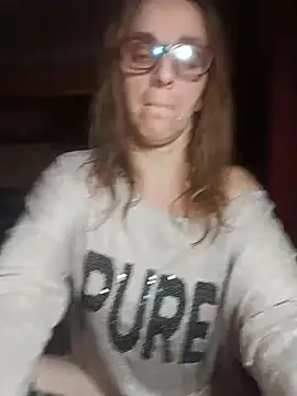 Dettybitch40 online show from December 19, 7:17 pm