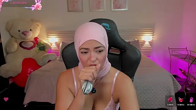 Snapshot of New_Arab_Kingdom chatting on October 4, 12:27 am New Arab Kingdom online show from October 4, 12:27 am