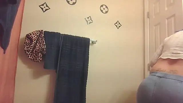 bootiebby online show from December 15, 7:02 am