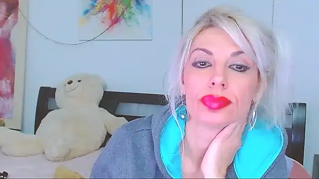 HoneyLara online show from January 13, 3:23 am