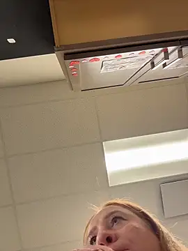 Snapshot of cinnatitties chatting on October 29, 7:49 pm cinnatitties online show from October 29, 7:49 pm